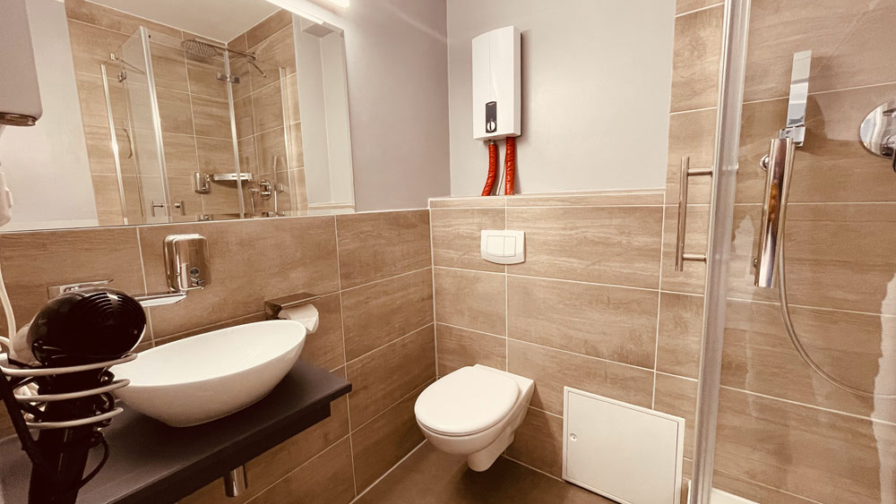 Apartment_Glinde_Doppelzimmer_Eins_Bad